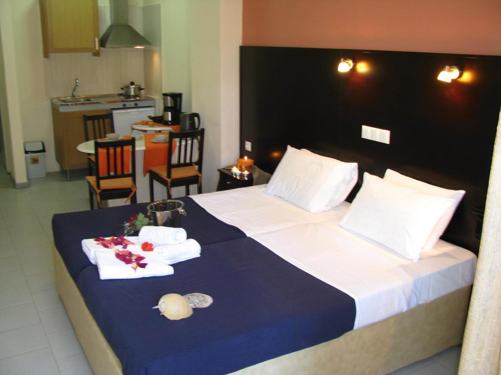 Villa Kokkinos Potos Zimmer foto